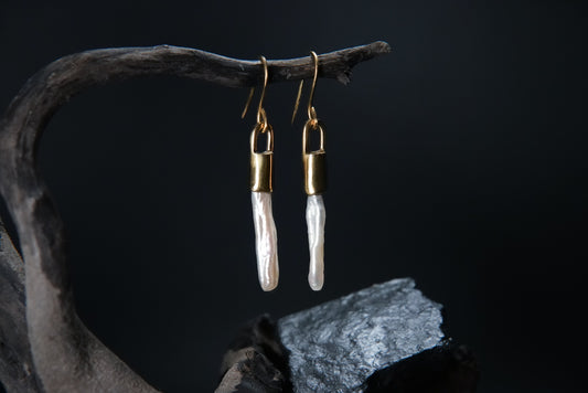 Wands Earings: Single pair